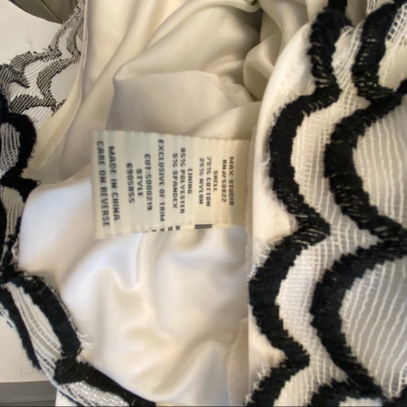 Max Studio Black and Cream Sleeveless Lace Dress - Picture 5 of 6